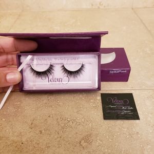 Velour Mink lashes "Strike a Pose"